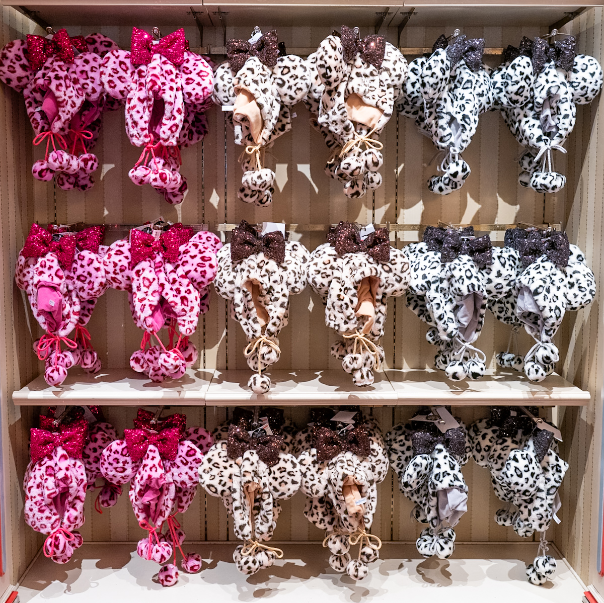 東京ディズニーリゾート ミニーのレオパード柄グッズまとめ