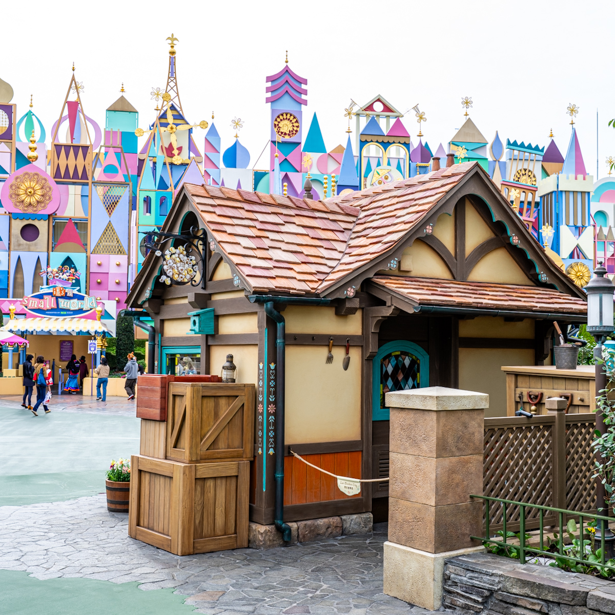 東京ディズニーランド ポップコーンワゴン（イッツ・ア・スモールワールド前