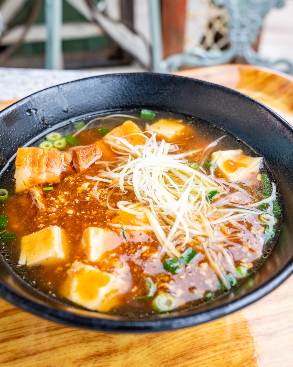 豚角煮とマーボー豆腐のあんかけ麺1