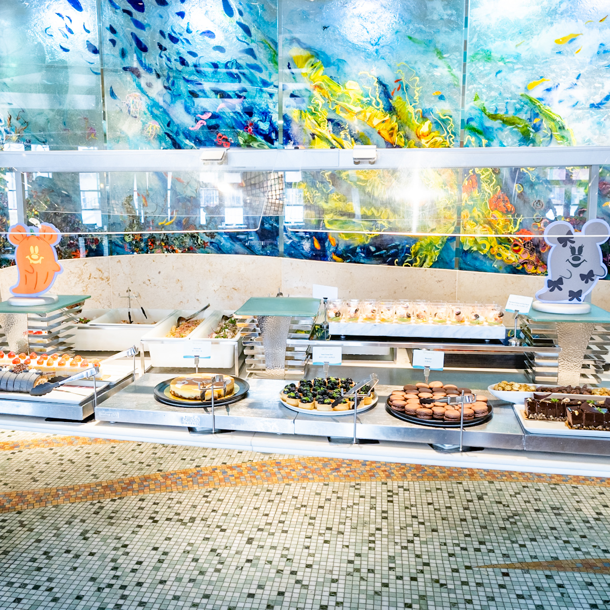 東京ディズニーシー・ホテルミラコスタ「オチェーアノ」”ディズニー・ハロウィーン2025”ブッフェ デコレーション