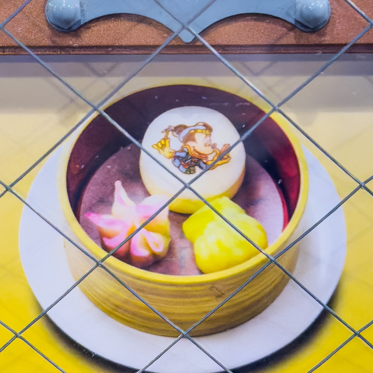 東京ディズニーシー「ヴォルケイニア・レストラン」点心三種 ミニー1