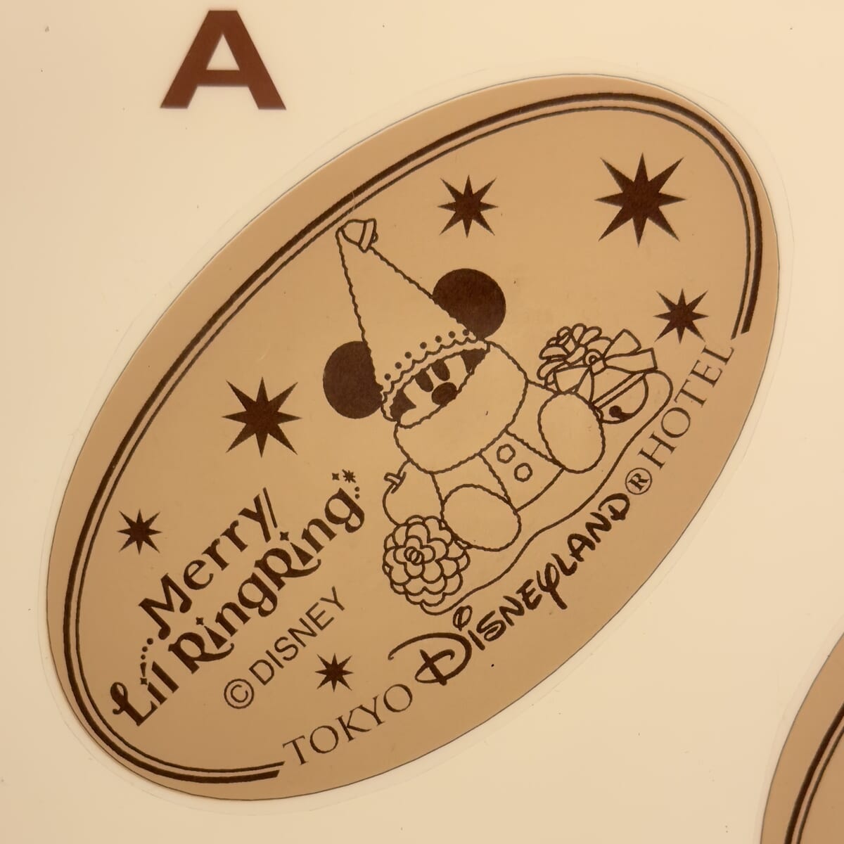 東京ディズニーランドホテル”ディズニー・クリスマス2025”スーベニアメダル1