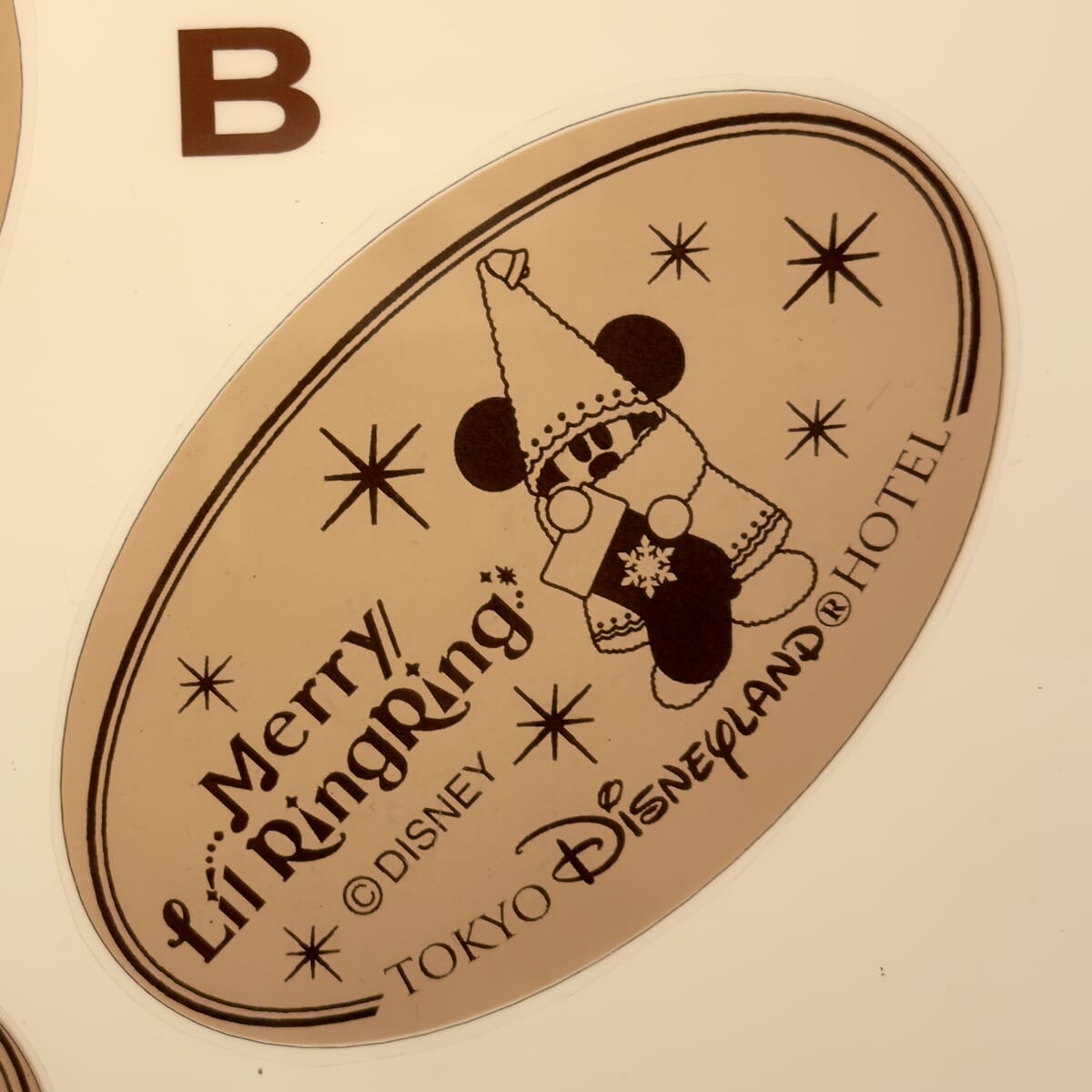 東京ディズニーランドホテル”ディズニー・クリスマス2025”スーベニアメダル2