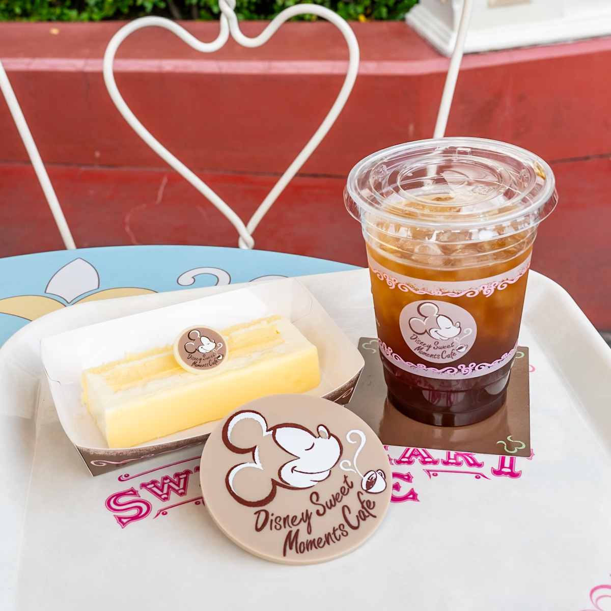 東京ディズニーランド「ディズニー・スウィートモーメント・カフェ」スウィートハート・カフェ”カフェ＆スウィーツセット”