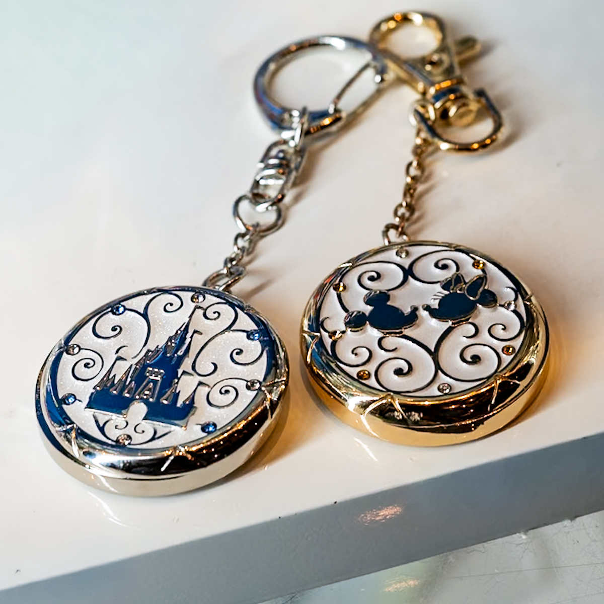 東京ディズニーランド　シンデレラ城、ミッキー&ミニーミラーチャームお土産