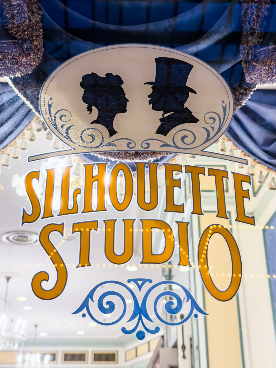 東京ディズニーランド/ワールドバザール「シルエット・スタジオ」