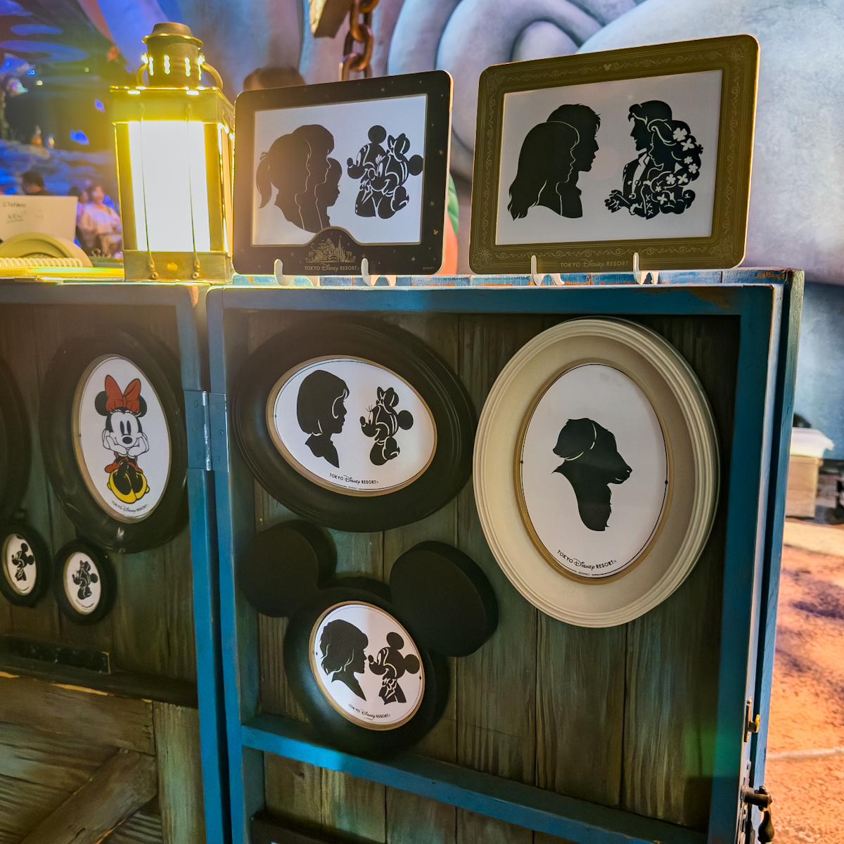 東京ディズニーランド/ワールドバザール「シルエット・スタジオ」 マーメイドトレジャー前