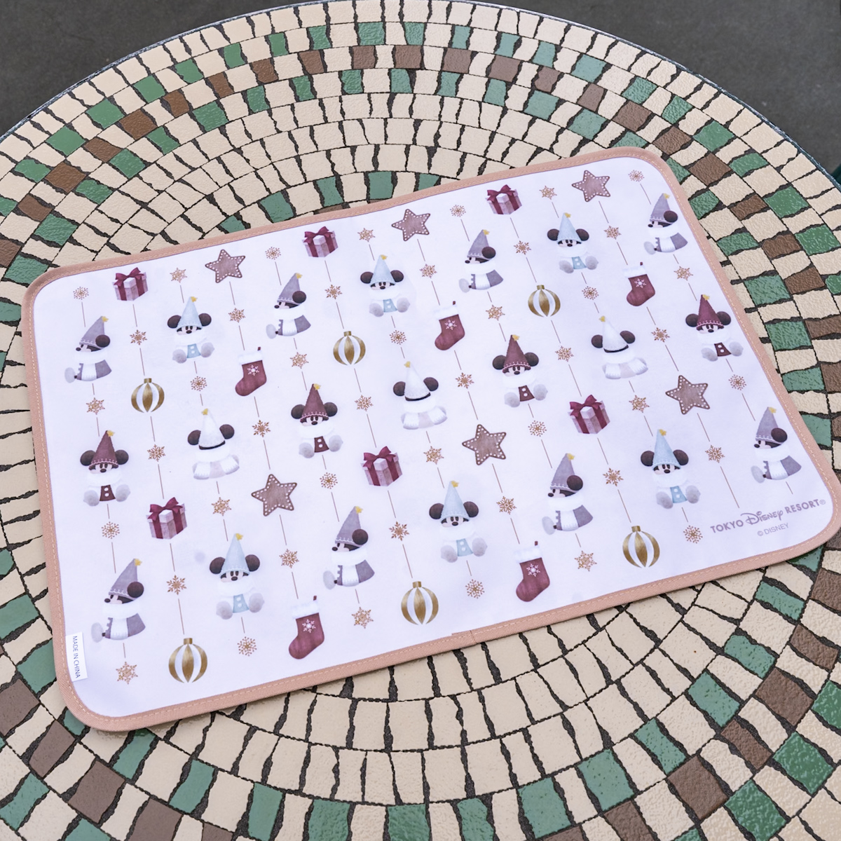 東京ディズニーリゾート“ディズニー・クリスマス2025”スーベニアランチョンマット1