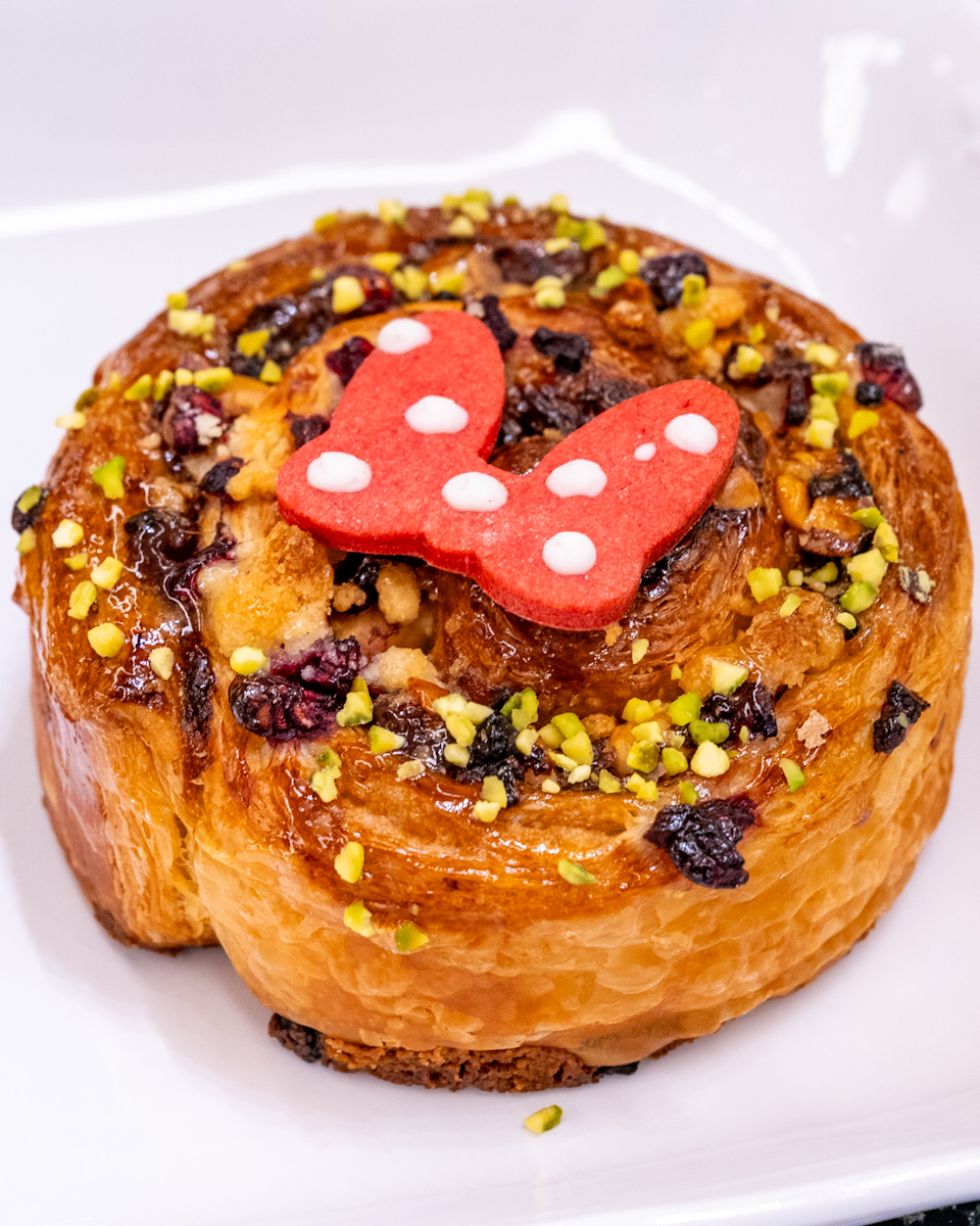 ヘーゼルナッツとベリーのデニッシュ