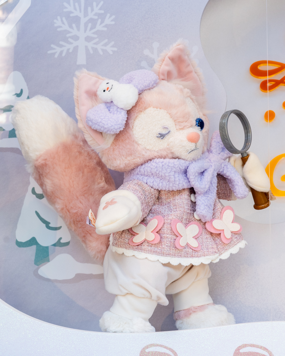 東京ディズニーシー「ダッフィー＆フレンズのシークレット・オブ・スノーウィーデイ」スペシャルグッズ　リーナ・ベルぬいぐるみコスチューム