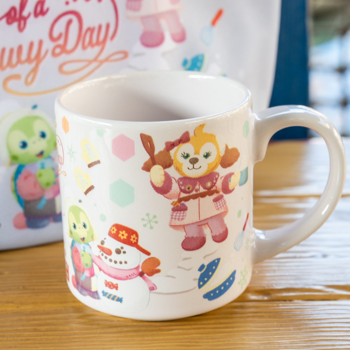 東京ディズニーシー「ダッフィー&フレンズのシークレット・オブ・スノーウィーデイ」チョコと紅茶のムース、スーベニアカップ1