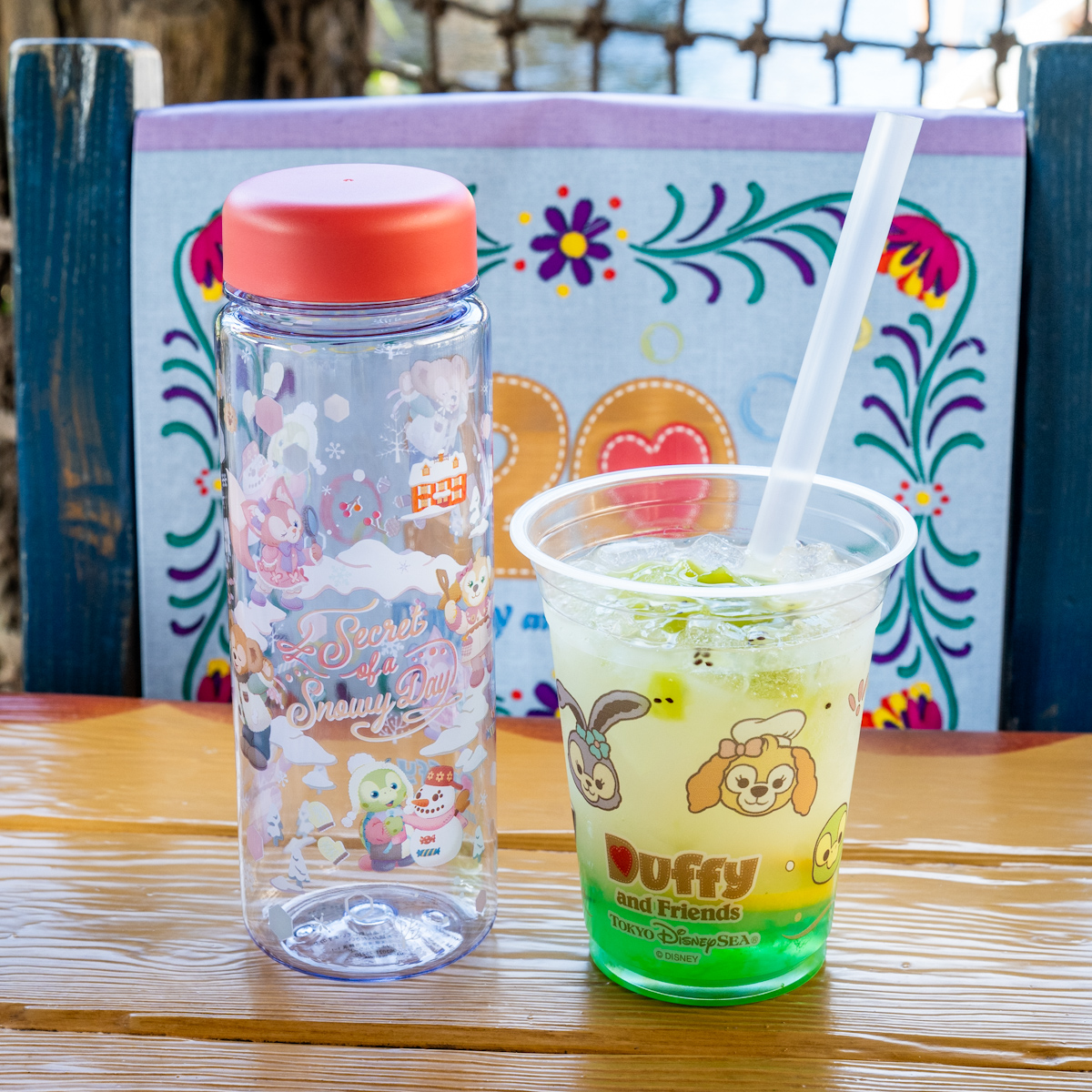 東京ディズニーシー「ダッフィー&フレンズのシークレット・オブ・スノーウィーデイ」スーベニアドリンクボトル