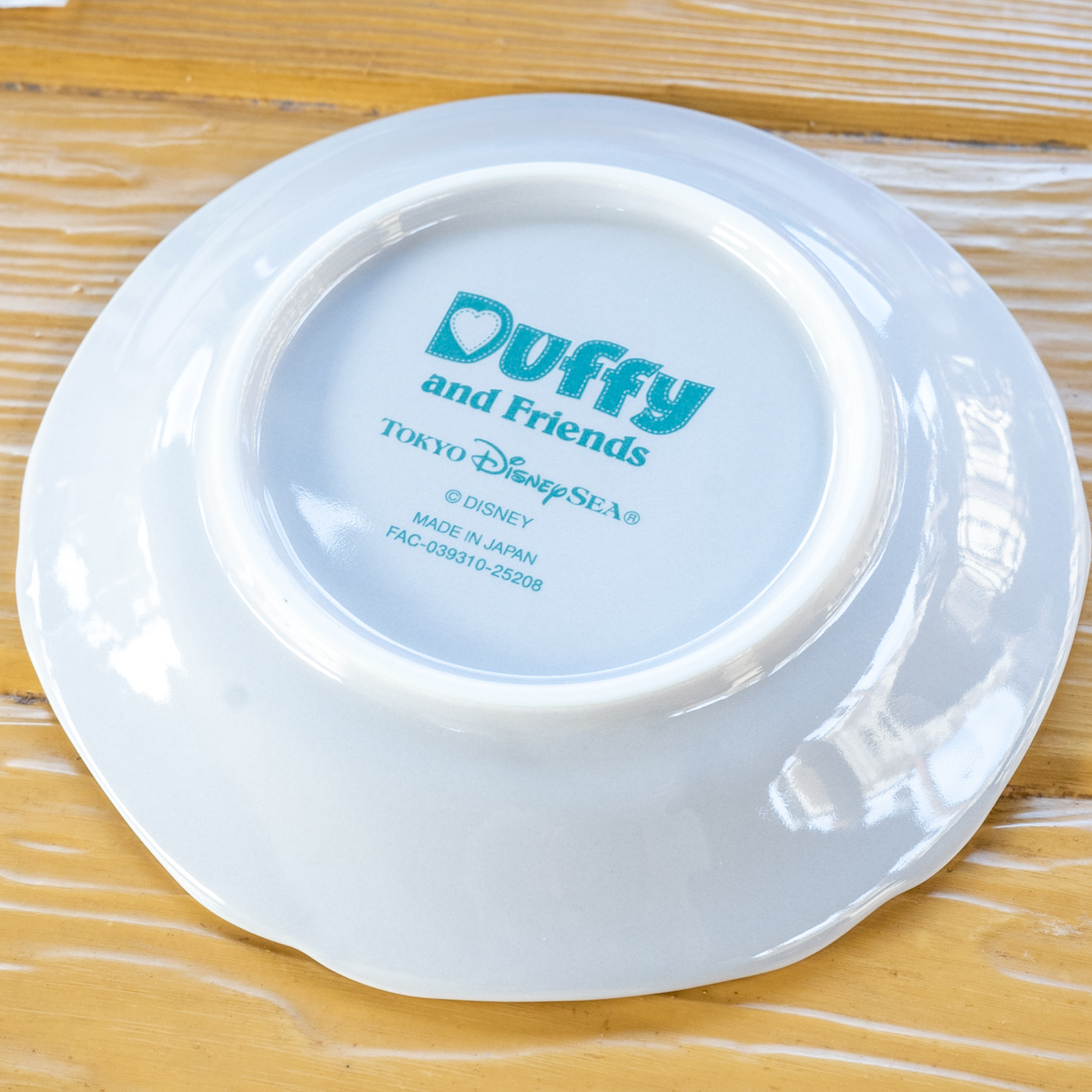 東京ディズニーシー「ダッフィー&フレンズのシークレット・オブ・スノーウィーデイ」カフェモカマフィン、スーベニアプレート付き2
