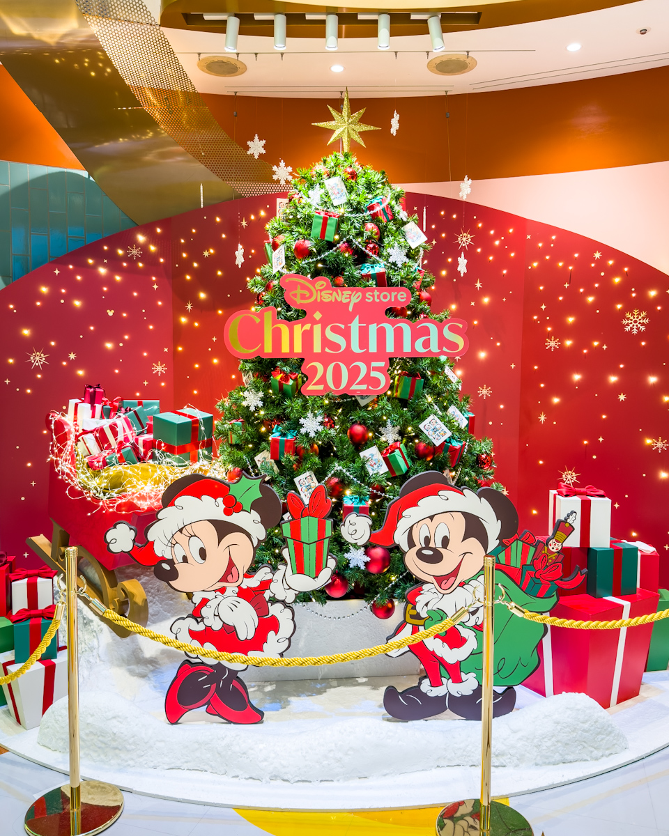 ディズニーストア 東京ディズニーリゾート店 クリスマスツリー