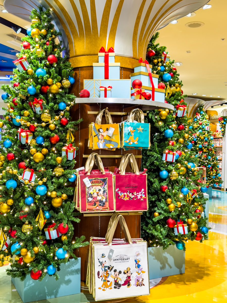 ディズニーストア 東京ディズニーリゾート店クリスマスデコレーション