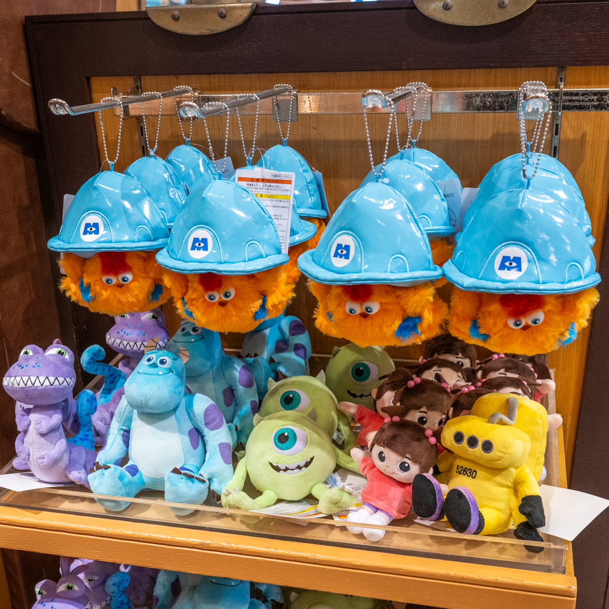 東京ディズニーランド『モンスターズ・インク”ライド&ゴーシーク！”』ロッキー肩のせぬいぐるみお土産