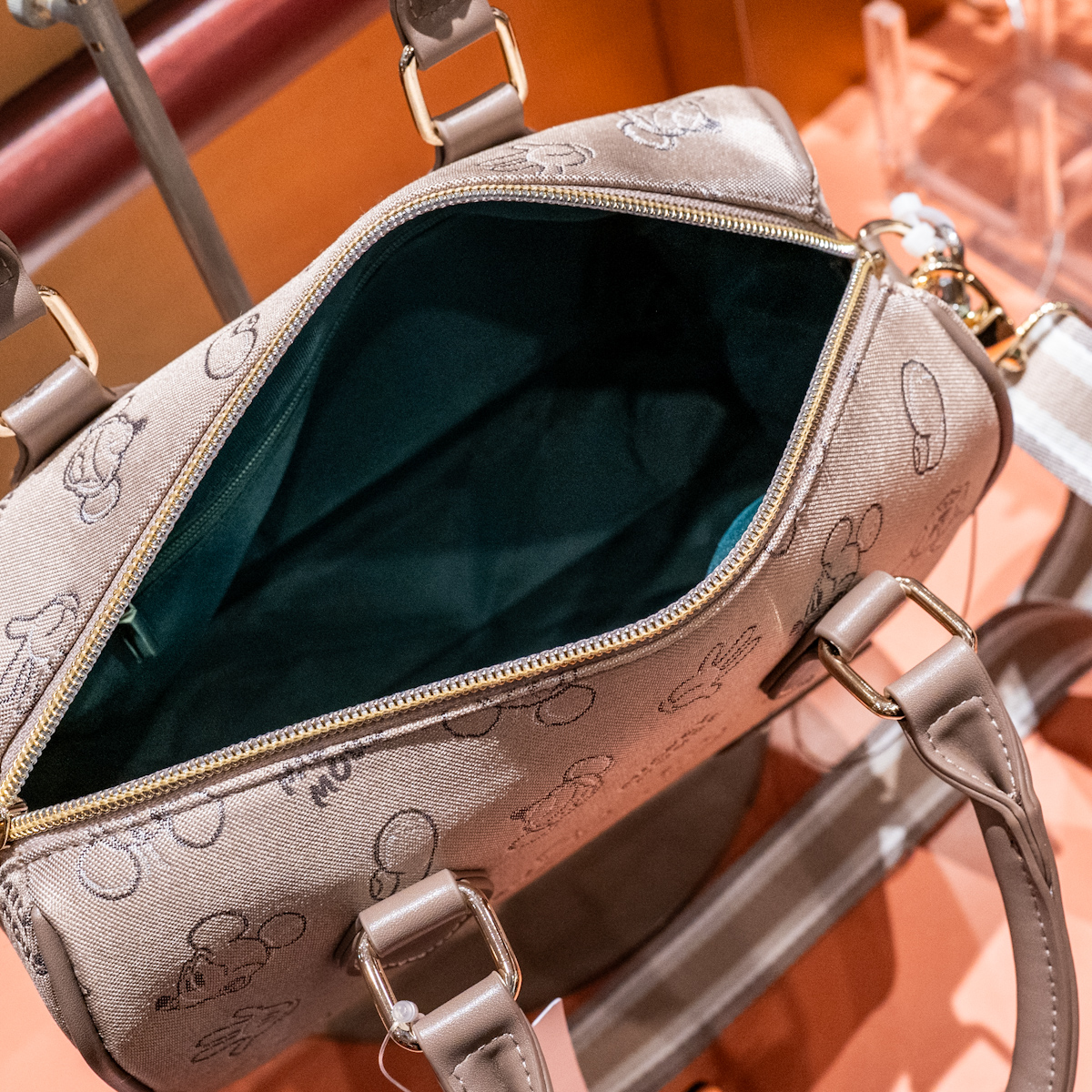 東京ディズニーランド トートバッグ(ミッキーデザイン)内側