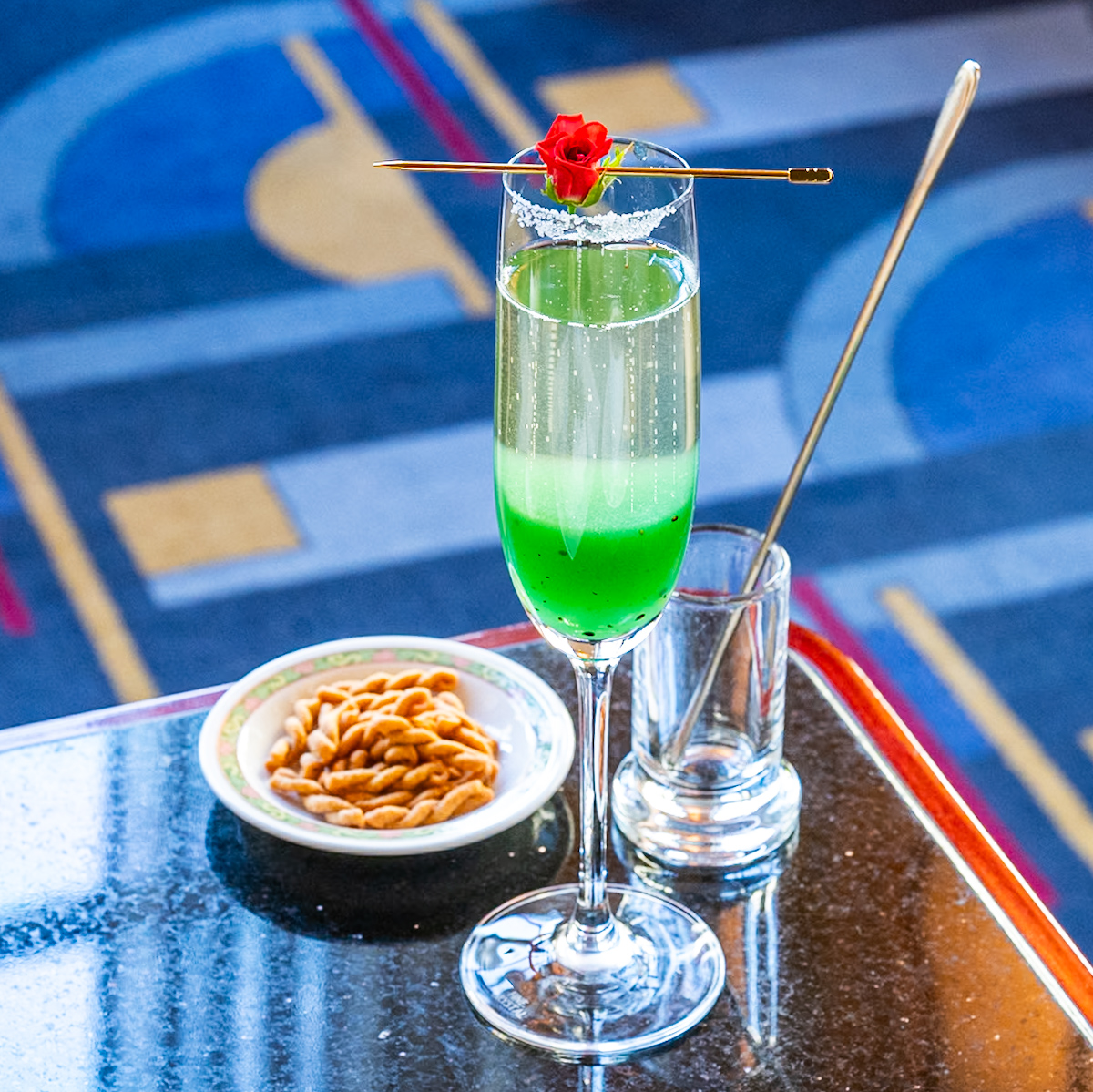 クリスマスシャンパンカクテル(エンチャンティング・エメラルド)