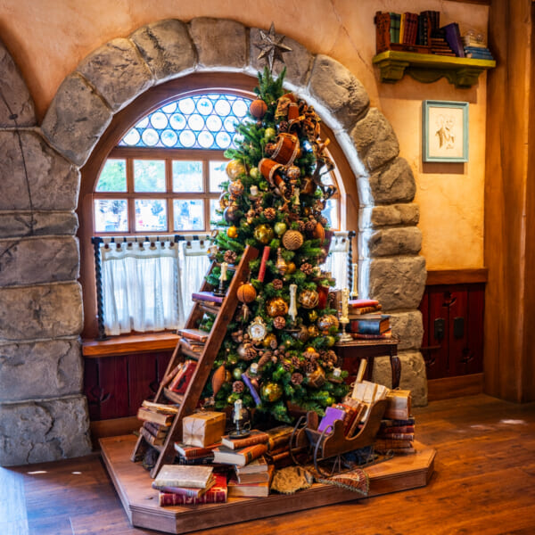 ビレッジショップス　クリスマスツリー