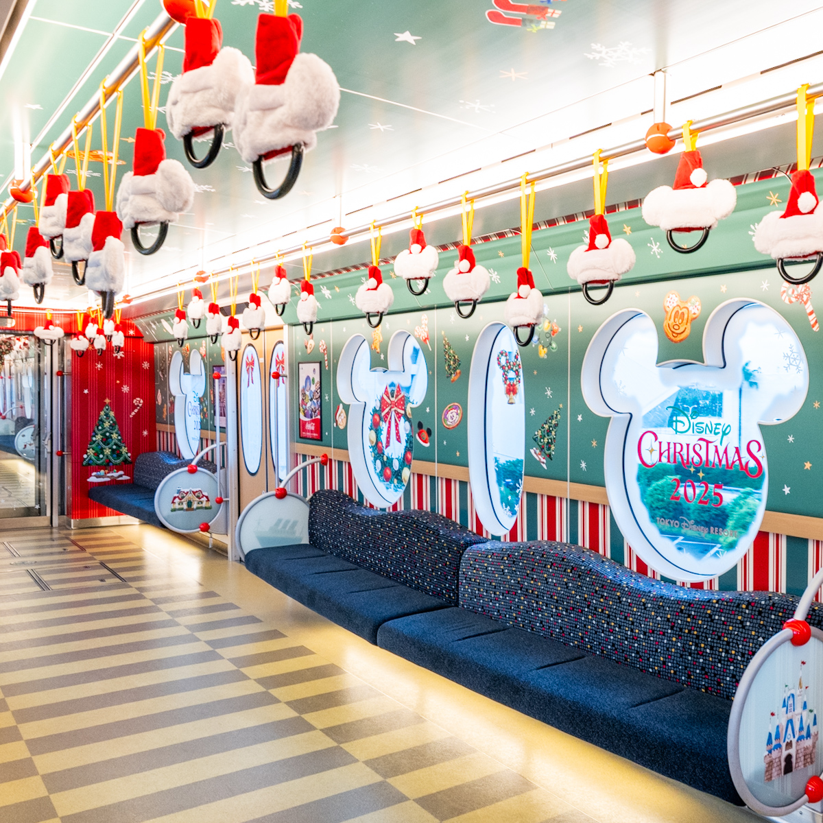 ディズニーリゾートライン“ディズニー・クリスマス2025”ディズニー・クリスマス・ライナー3