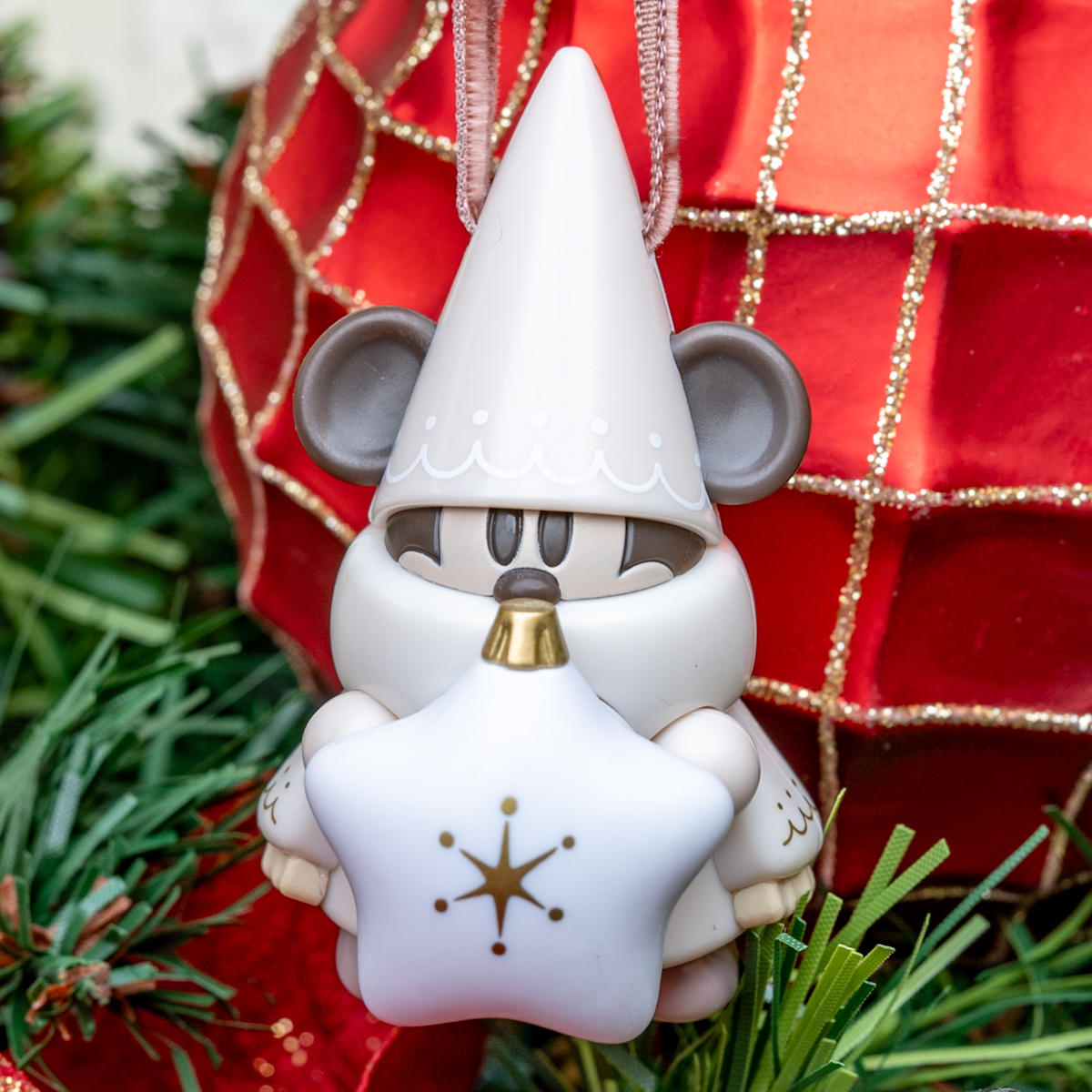 東京ディズニーランド＆シー"ディズニー・クリスマス2025"カプセルトイ1