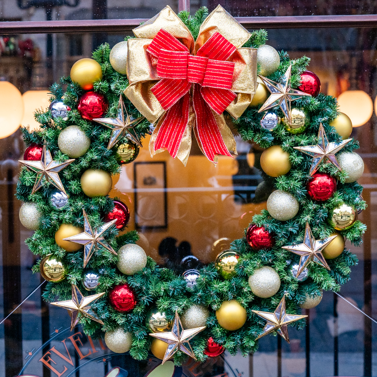 東京ディズニーシー「ニューヨーク・デリ」“ディズニー・クリスマス2025”リース