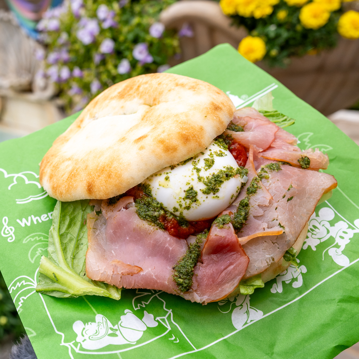 フォカッチャサンド（生ハム＆エッグ）1