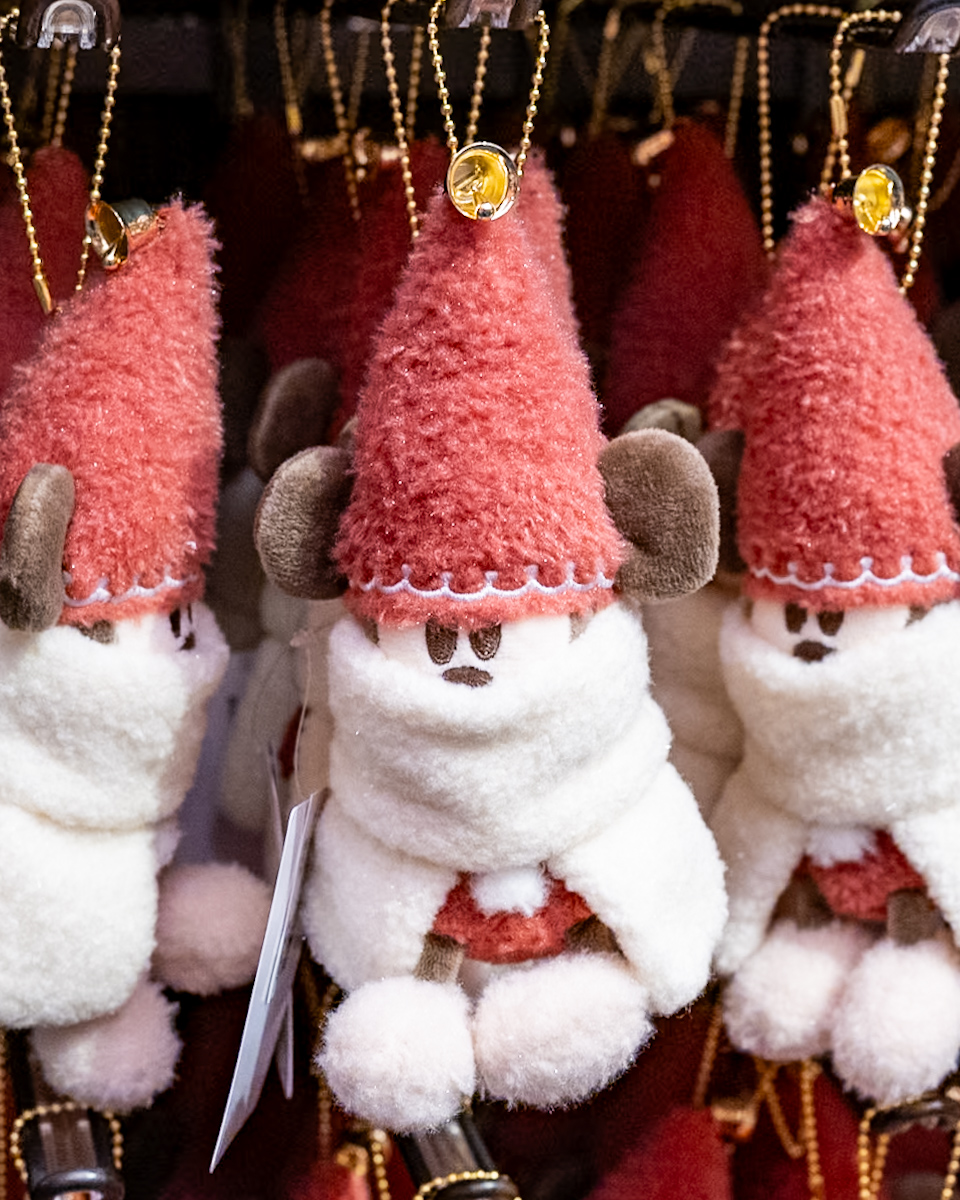 リルリンリンぬいぐるみバッジ　くすみレッド