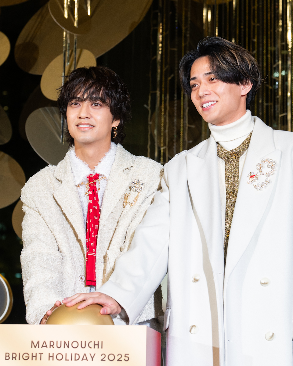 丸の内エリア“MARUNOUCHI BRIGHT HOLIDAY 2025「Disney JOYFUL MOMENTS」”King & Prince の永瀬廉さんと髙橋海人さん