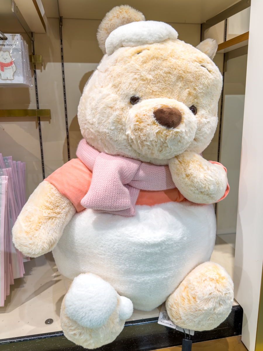 ディズニーストア WHITE POOHグッズ ぬいぐるみ