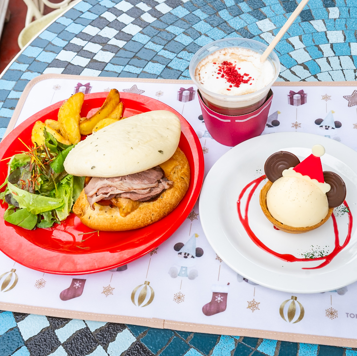 ”ディズニー・クリスマス2025”スペシャルホットサンドセット