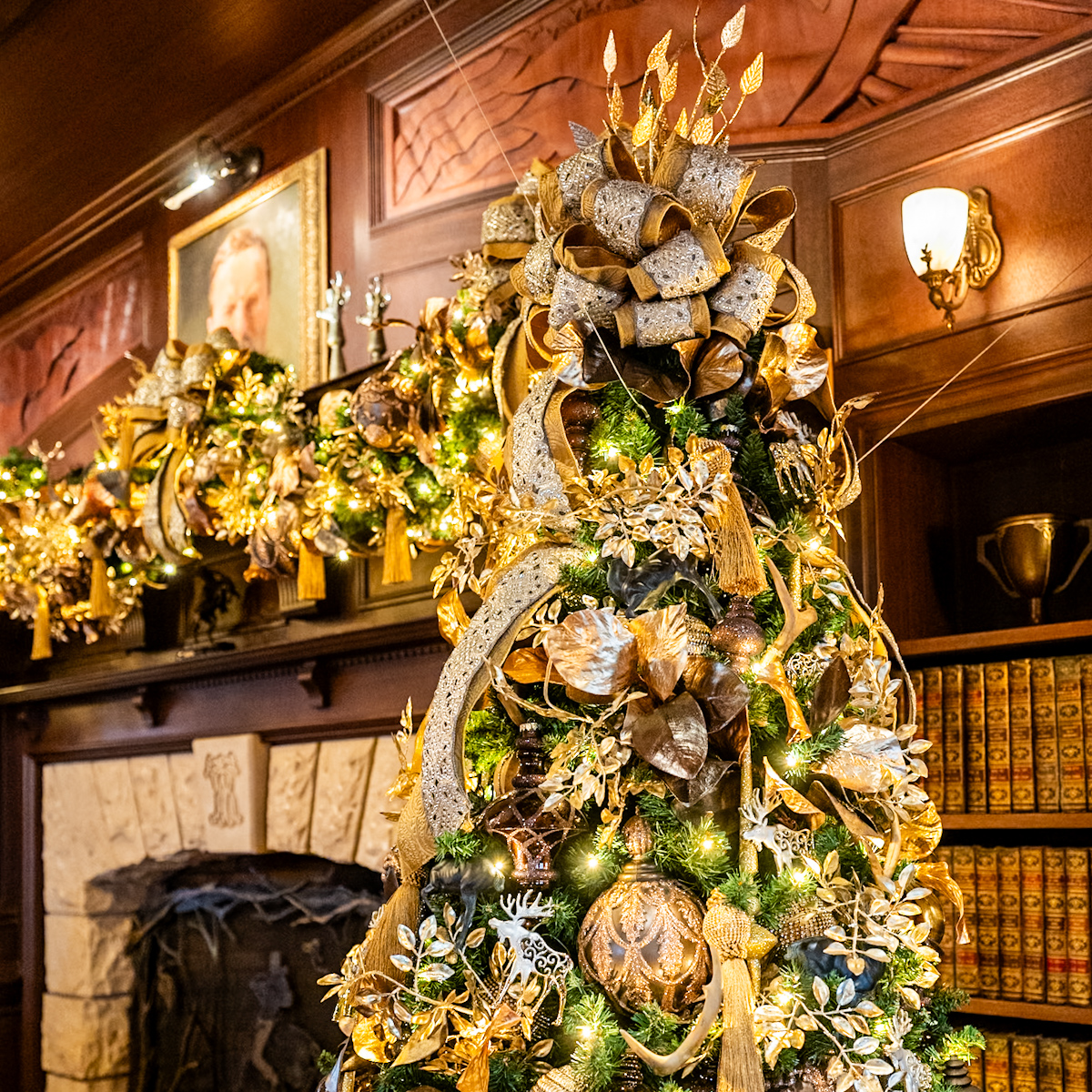 テディ・ルーズヴェルト・ラウンジ　クリスマスツリー