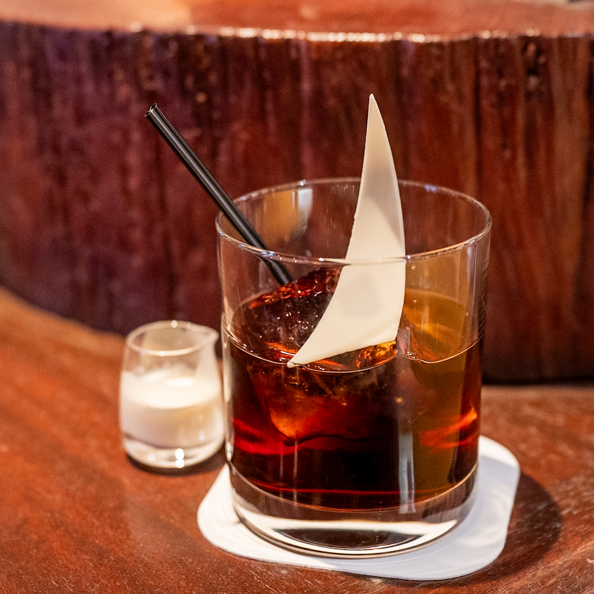 テディ・ルーズヴェルト・ラウンジ オリジナルカクテル（ウォッカ＆コーヒーリキュール、エスプレッソ）1