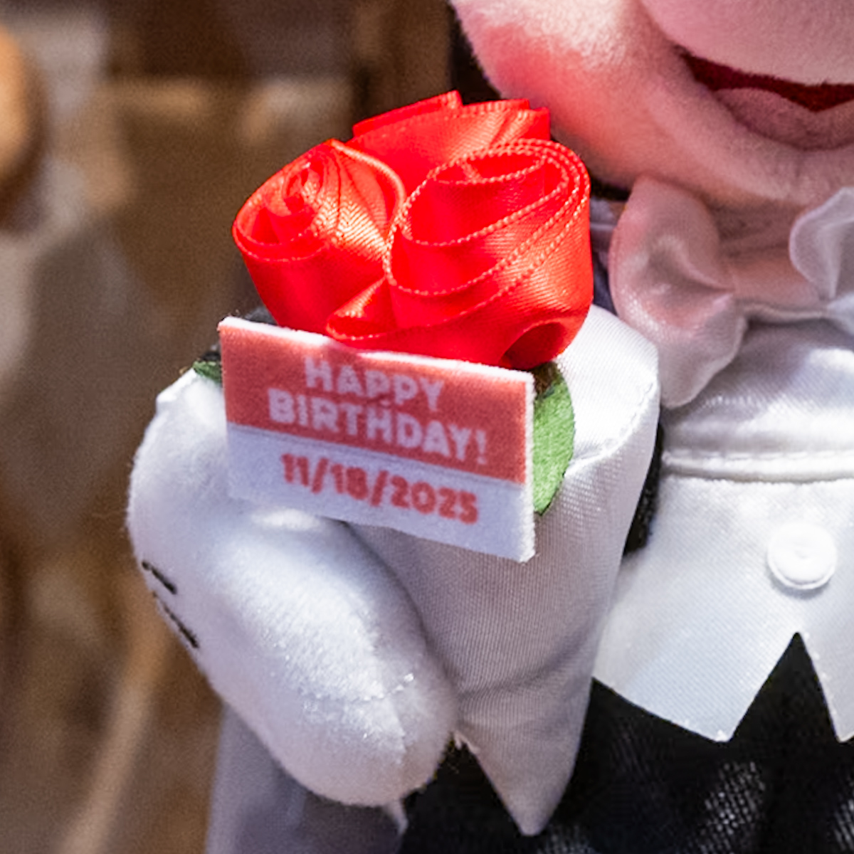 ミッキーマウスお誕生日ぬいぐるみバッジ1