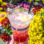 スパークリングカクテル（ラズベリーリキュール＆パイナップル）