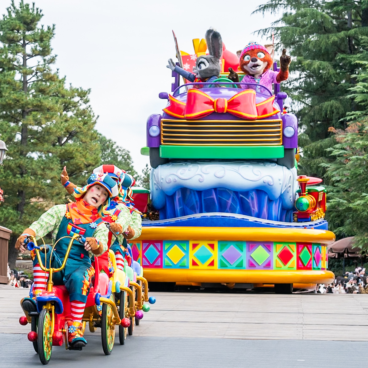 乗り物大好きっ子の願いを乗せたフロート