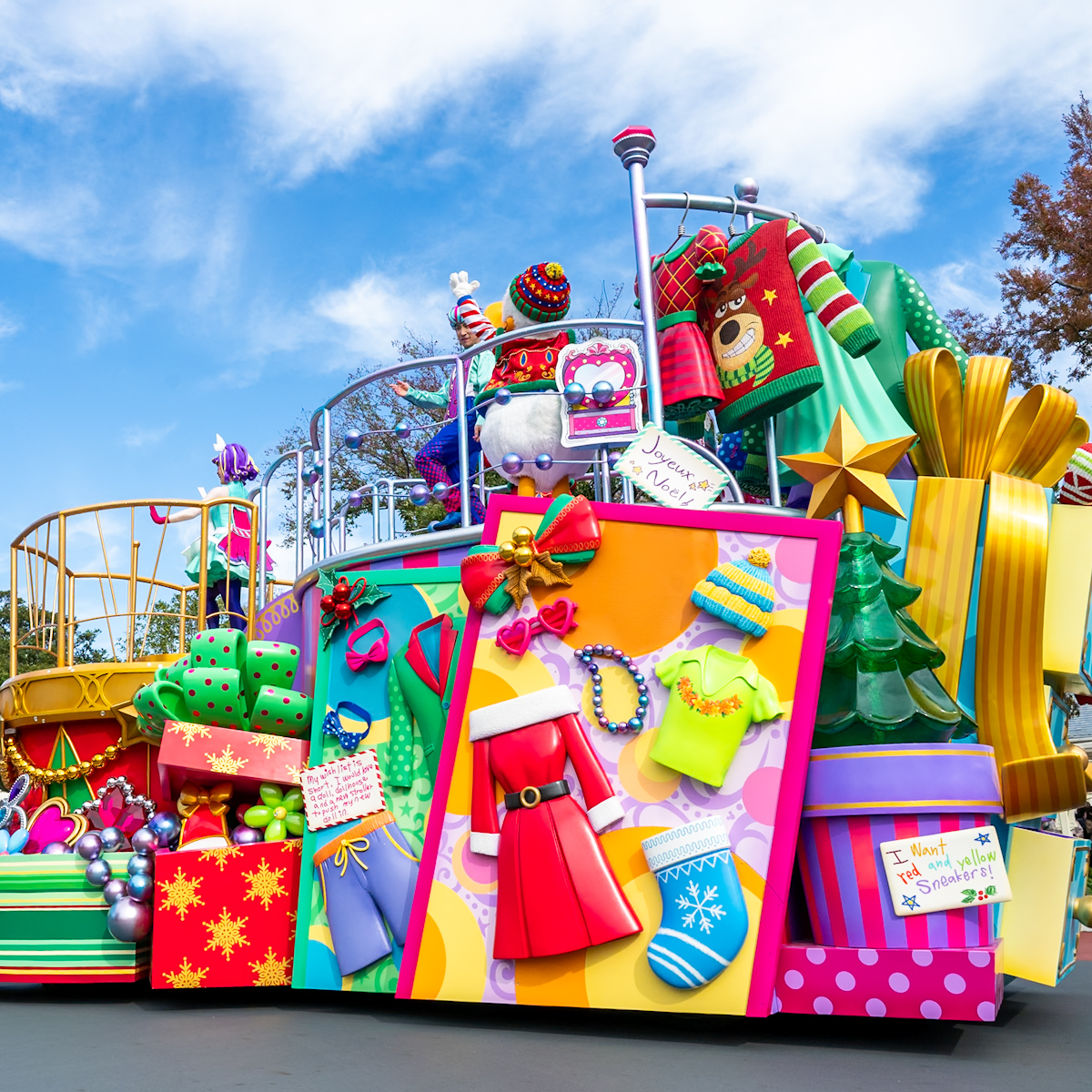 トイズ・ワンダラス・クリスマス!フロート ドナルド&デイジー