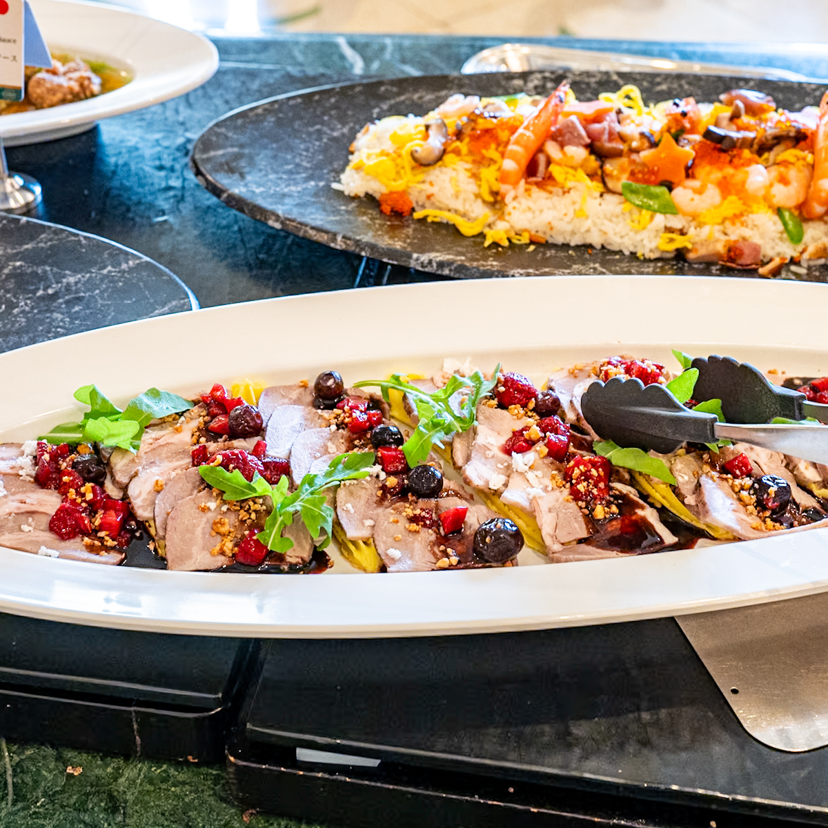 ポークマリネ　バルサミコベリーソース