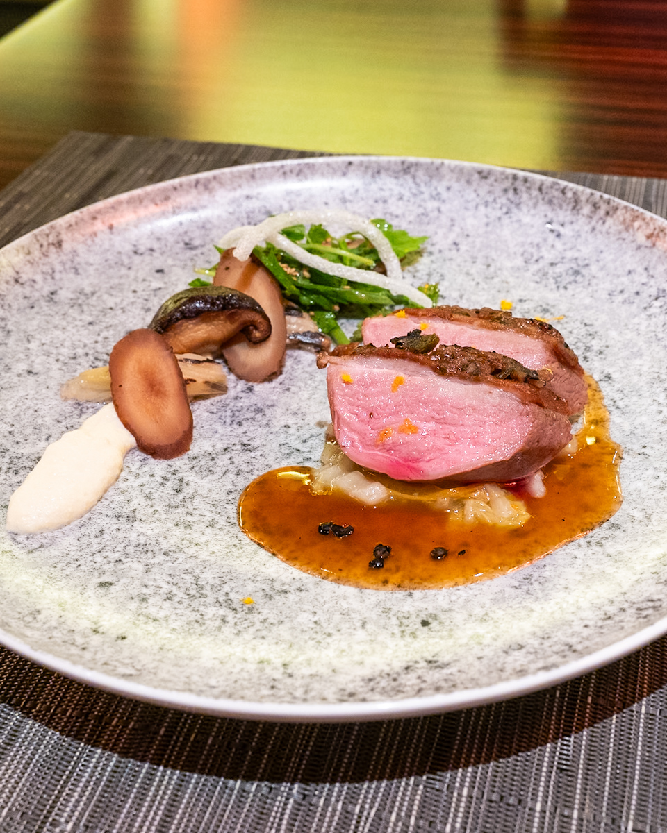 鴨肉の九条ねぎ味噌焼き 生胡椒と柚子香る白菜のブレゼ