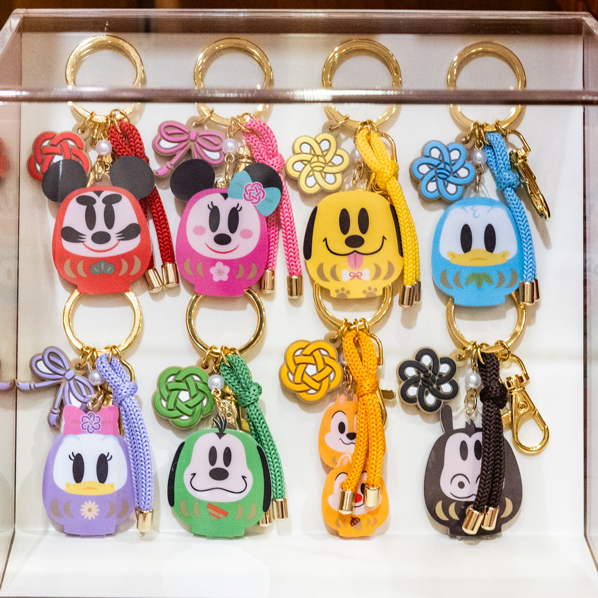 東京ディズニーランド2026お正月グッズ・お土産　キーチェーン　ランダム