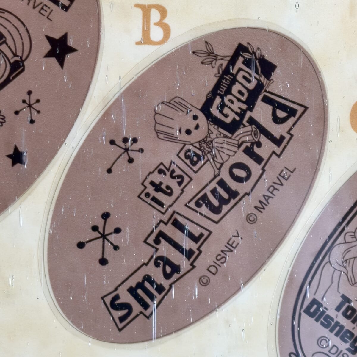 イッツアスモールワールド&グルートスーベニアメダル