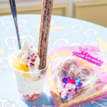 東京ディズニーランド｢アイスクリームコーン｣ミニーのファンダーランド”スペシャルサンデー（チーズソフトクリーム＆チュロス）”