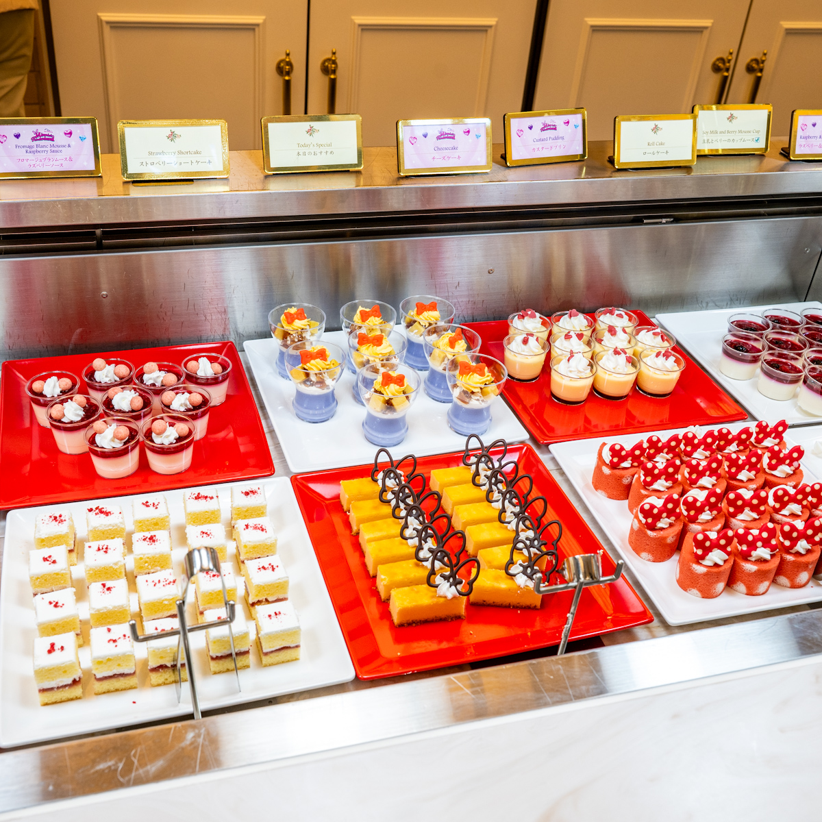 東京ディズニーランド「クリスタルパレス・レストラン」ミニーのファンダーランドスペシャルブッフェ　デザート