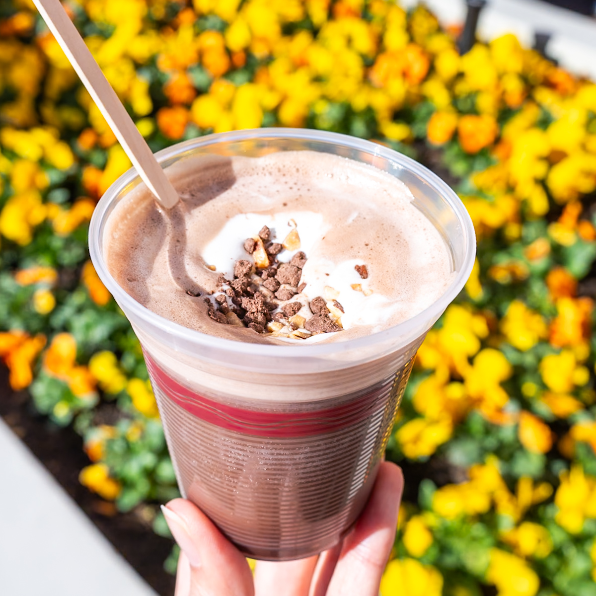 東京ディズニーランド「トルバドールタバン」"ミニーのファンダーランド”ホットカクテル（アマレット、アーモンド）