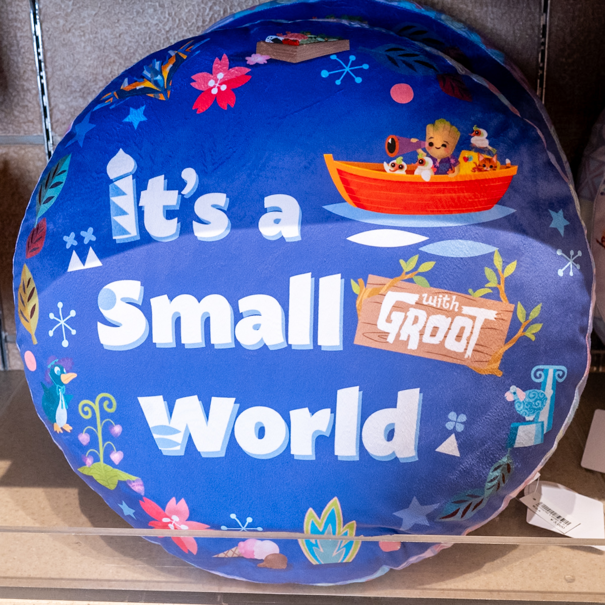 東京ディズニーランド「イッツ・ア・スモールワールド with グルート」グッズ・お土産　クッション