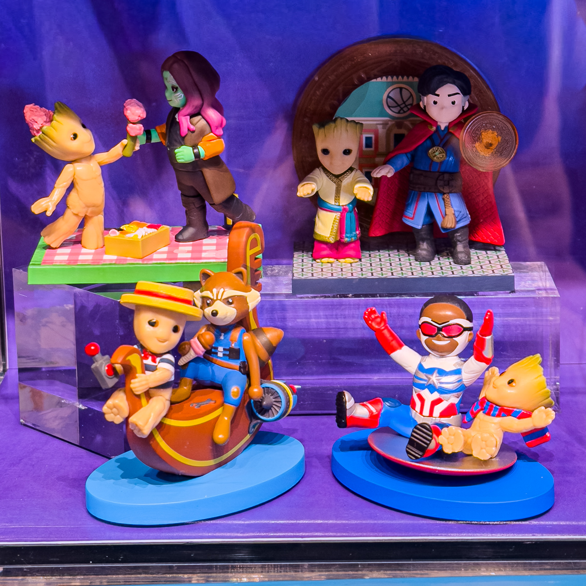 東京ディズニーランド「イッツ・ア・スモールワールド with グルート」グッズ　フィギュア