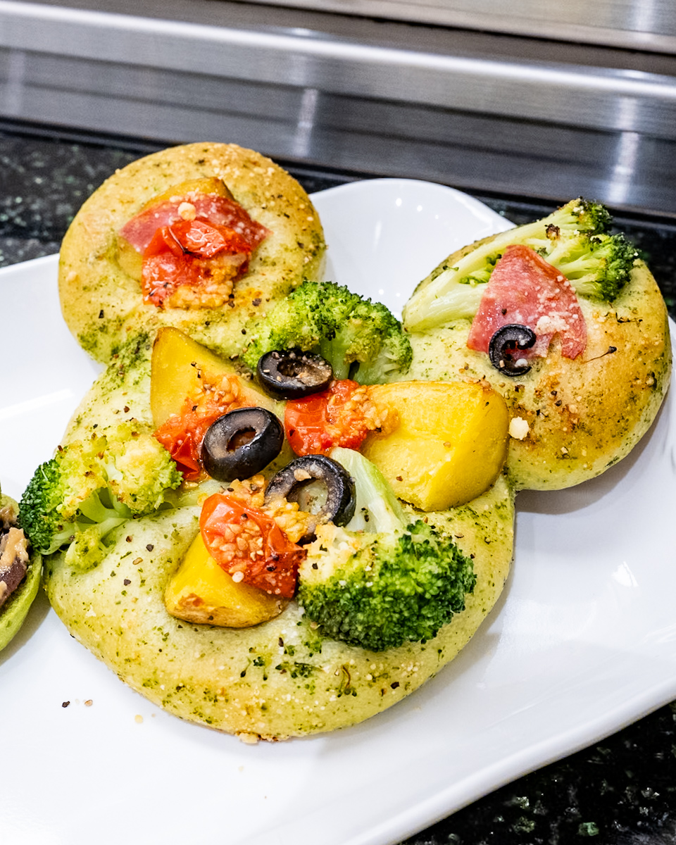 トマトとバジルのブレッド