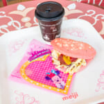 東京ディズニーランド”ミニーのファンダーランド”スペシャルサンド（サツマイモ、チキン、チーズクリーム、ナッツ）