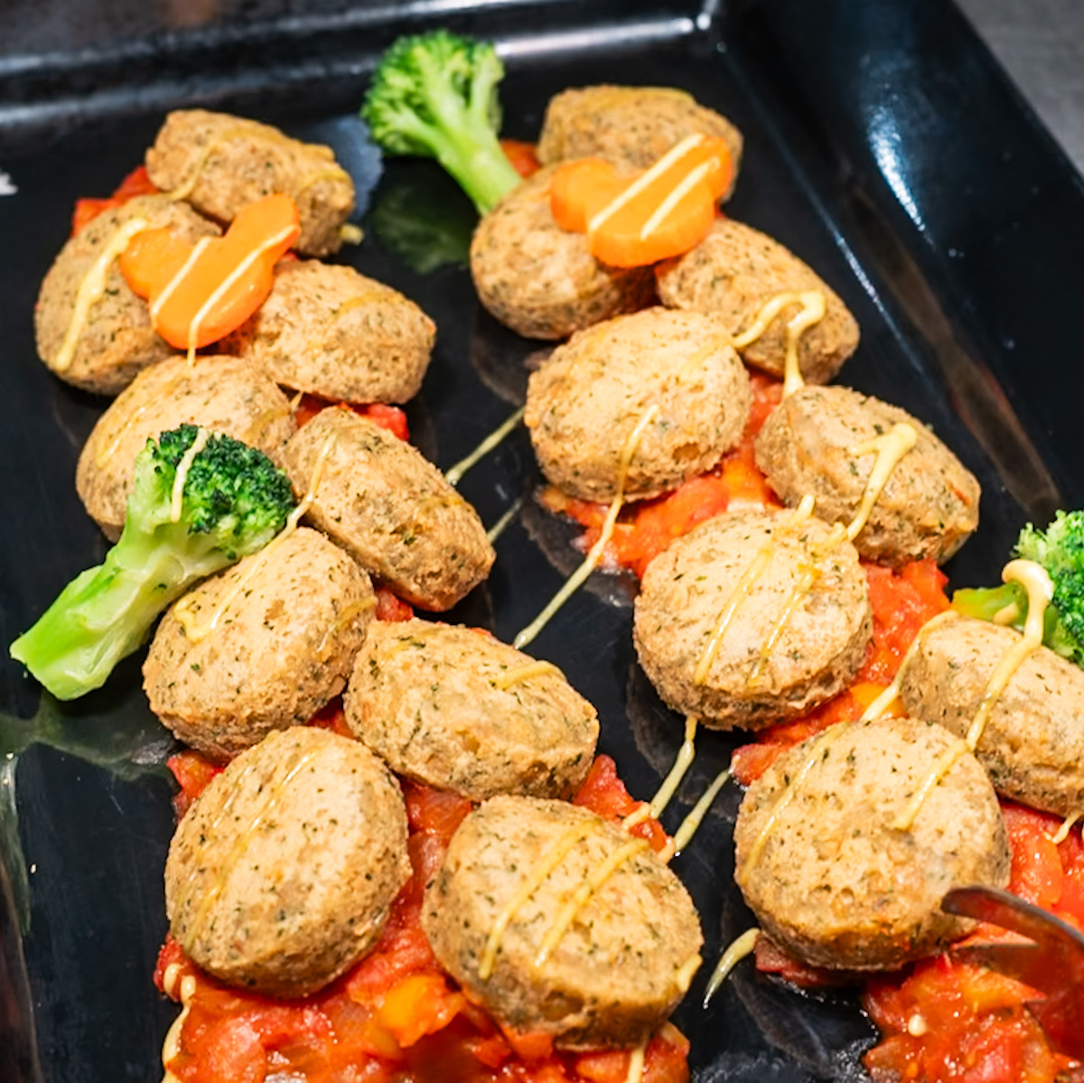 ひよこ豆のコロッケ、トマトソース