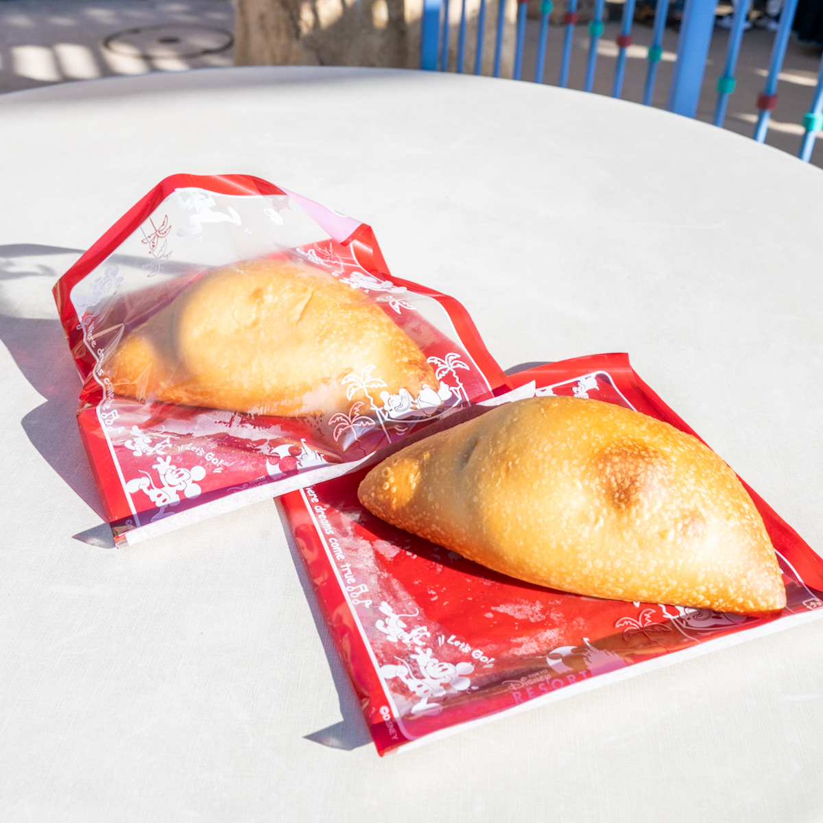 東京ディズニーシー「サルタンズ・オアシス」店舗オープン〜完売まで販売 ビーフチーズカリーナン1